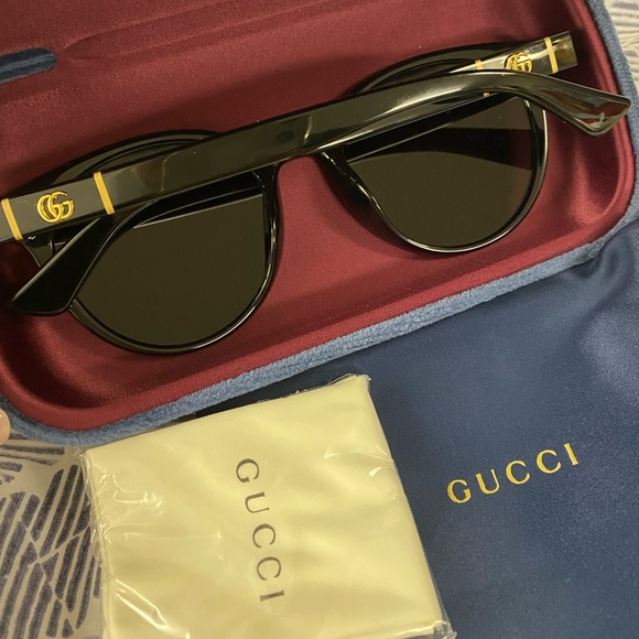 SOLD‼️Brand New Gucci sunglass - Picture 3 of 3